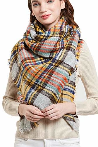 Last-minute gift idea: This 'gorge' blanket scarf is down to $12