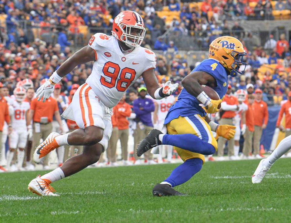 Clemson defensive end Myles Murphy