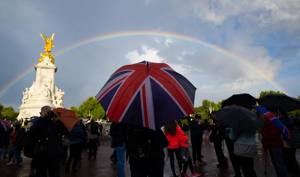 buckingham palace rainbow