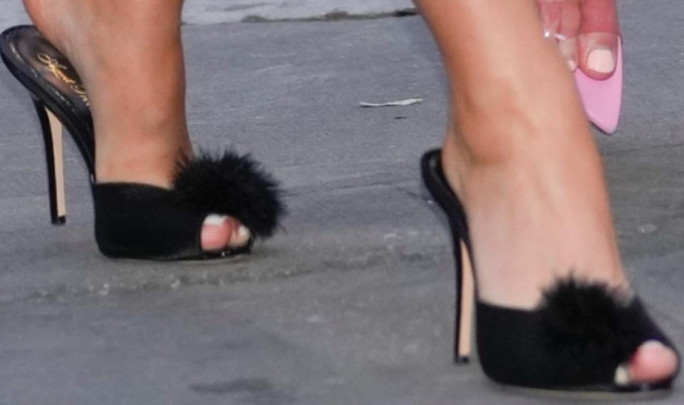 agent provocateur allegrah mules, black mules, feather-embellished mules, peep-toe mules, lourdes leon 