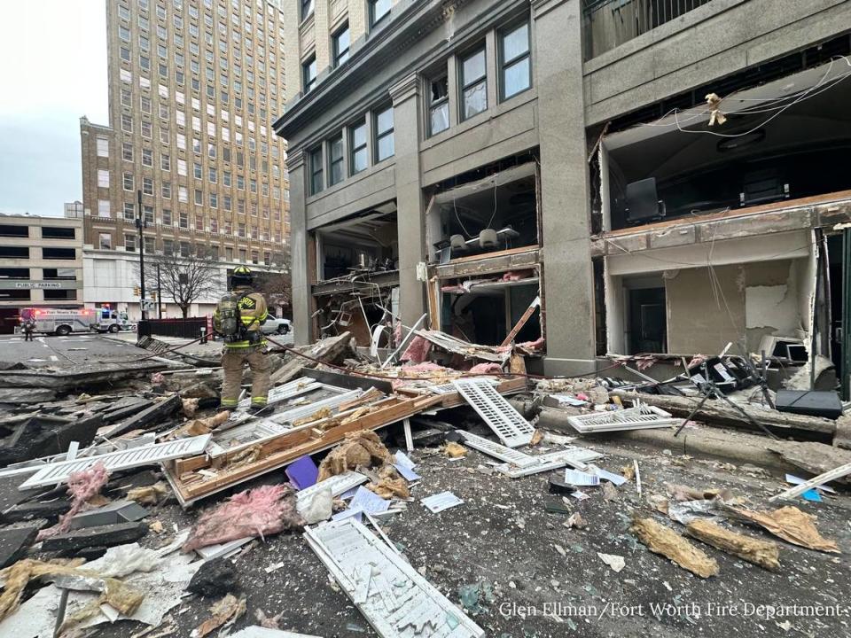 An explosion in the Sandman Signature Hotel in downtown Fort Worth on Monday blew out windows on the first and second floors and scattered debris hundreds of feet around the 20-story building.