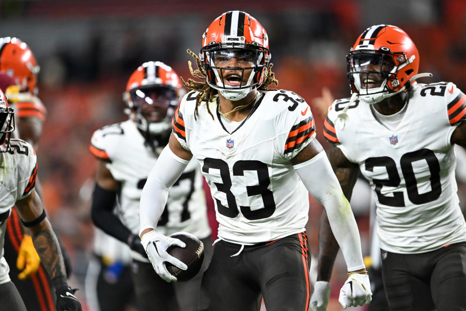 Browns Bengals Sione Takitaki Jordan Elliott