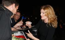 Rene Russo ist auch mit 66 Jahren bei Autogrammjägern beliebt. Kein Wunder, die Schauspielerin ist natürlich und schön geblieben. (Bild: Andreas Rentz/Getty Images for ZFF)