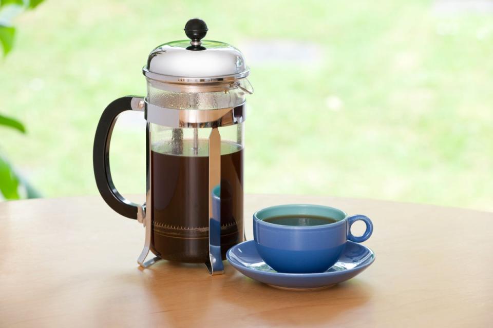 Dejar la cafeína de golpe puede causar dolores de cabeza (BMKMXR Coffee pot & Cup)