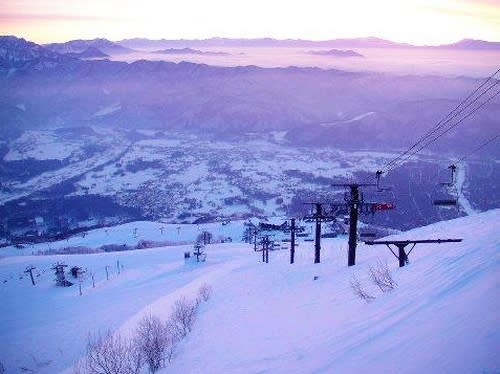 【驚奇景點】天神的遊樂場？白馬滑雪跳台冰雪盛會！