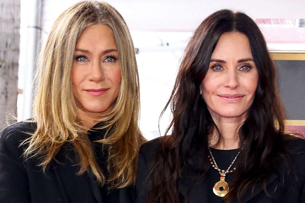 Jennifer Aniston Celebrates Courteney Cox on Her 60th Birthday ...