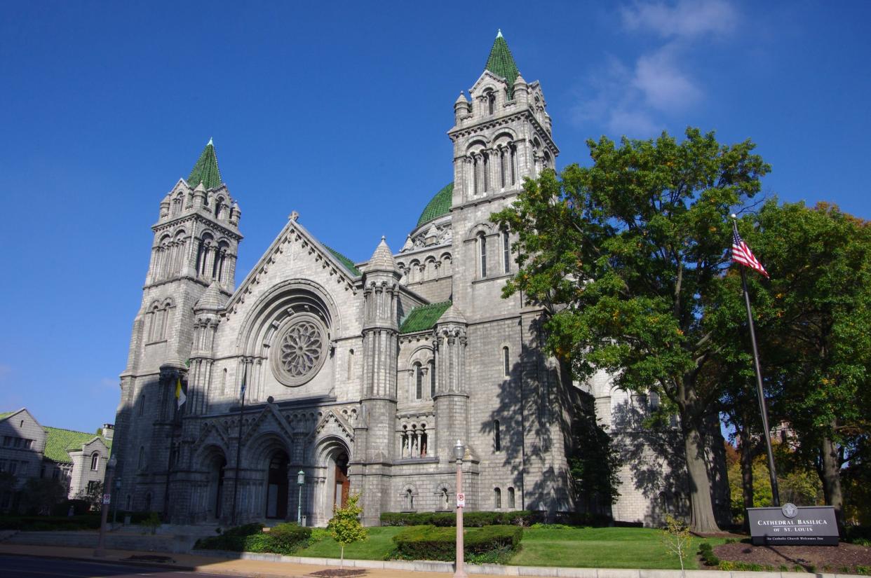 Saint Louis, MO—November 3, 2017, Front entrance and step to Catholic church’s Saint Louis Basilica