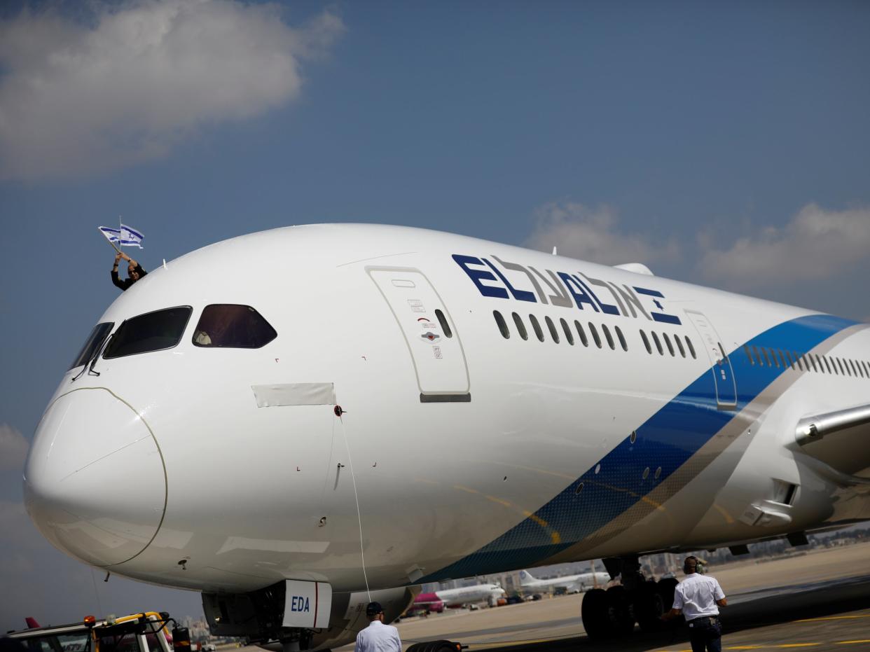 el al airlines plane