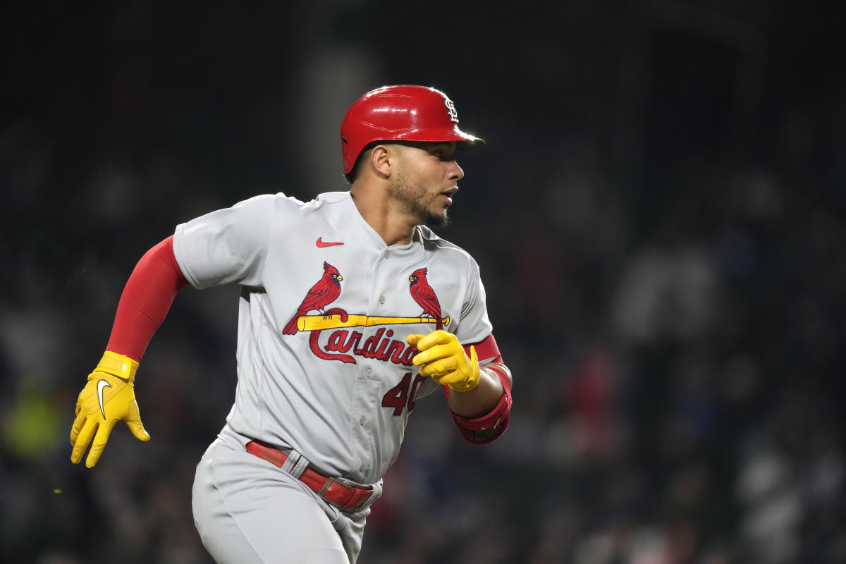 Umpire makes Cardinals pitcher Jordan Hicks switch gloves