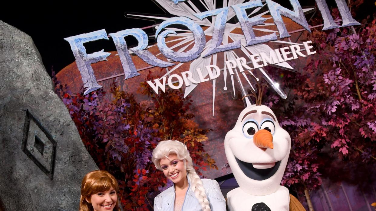 trio halloween costumes anna elsa and olaf from 'frozen'