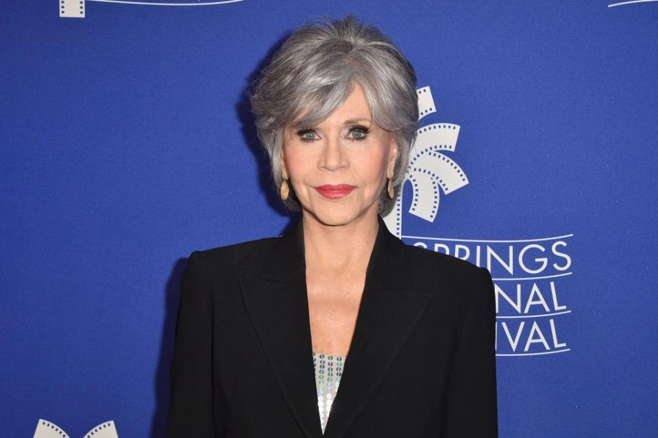 short hairstyles for thin hair jane fonda