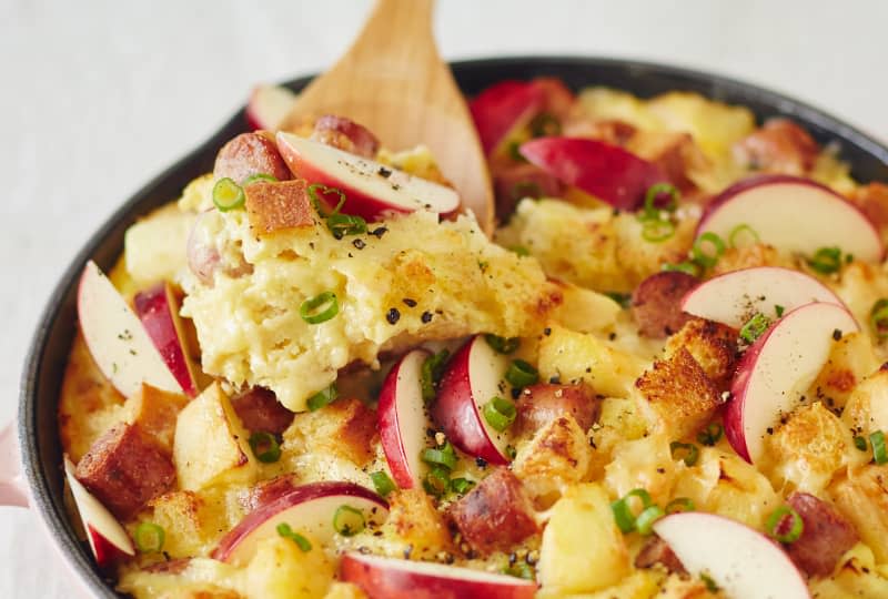 Apple, Sausage, and Smoked Cheddar Breakfast Casserole