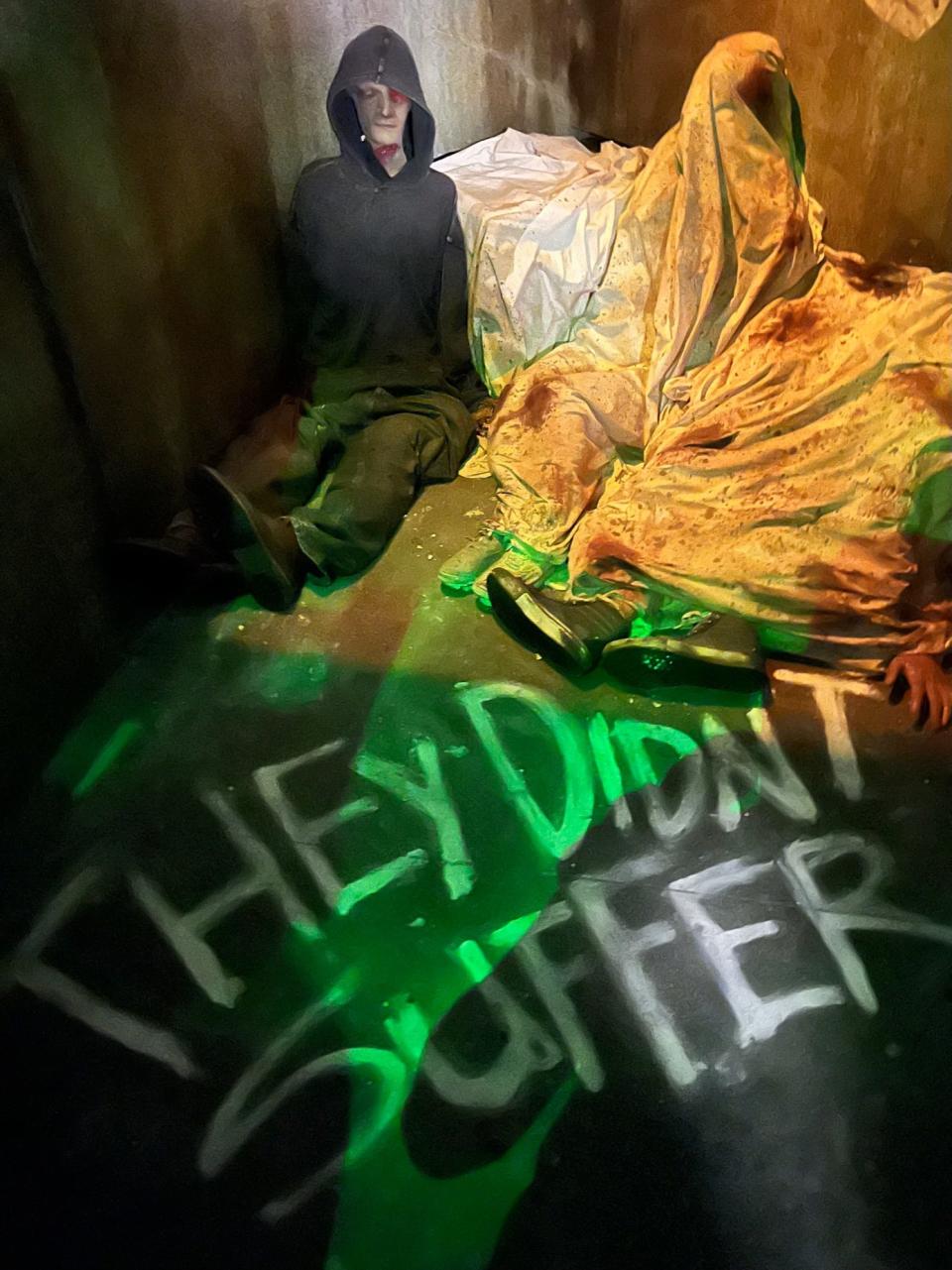 This scene in Universal Orlando's The Last of Us haunted house is directly inspired by the video game.