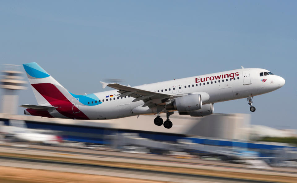 Am Donnerstag soll bei der Eurowings gestreikt werden. (Bild: Reuters)