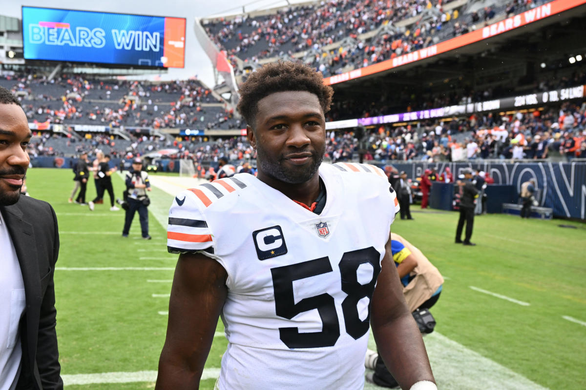 Ravens ILB Roquan Smith throws out first pitch at Orioles game