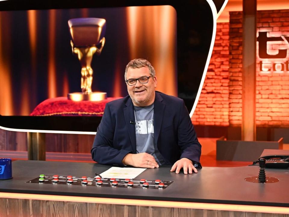 "TV total": Elton ist am Mittwochabend für Sebastian Pufpaff eingesprungen. (Bild: ProSieben/Willi Weber)