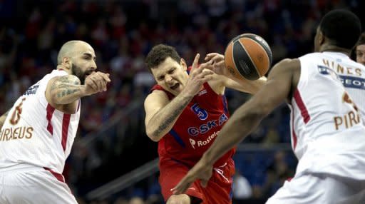 El Real Madrid, el equipo con más títulos europeos en su palmarés (8), buscará elevar a nueve su récord, este domingo en Londres en la final de la Euroliga de básquetbol, donde se enfrentará al Olympiakos griego, defensor del título. (AFP | Adrian Dennis)