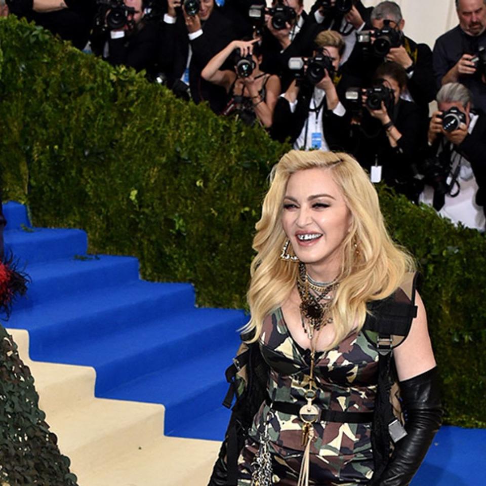 Sarah Paulson had the best reaction after spotting Madonna at the Met Gala!