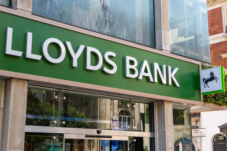 LONDON, UNITED KINGDOM - 2023/06/25: General view of Lloyds Bank in Oxford Street. (Photo by Pietro Recchia/SOPA Images/LightRocket via Getty Images)