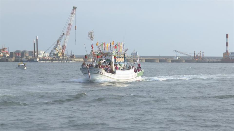 鳳芸宮媽祖海上巡香　首度駐駕高雄愛河灣