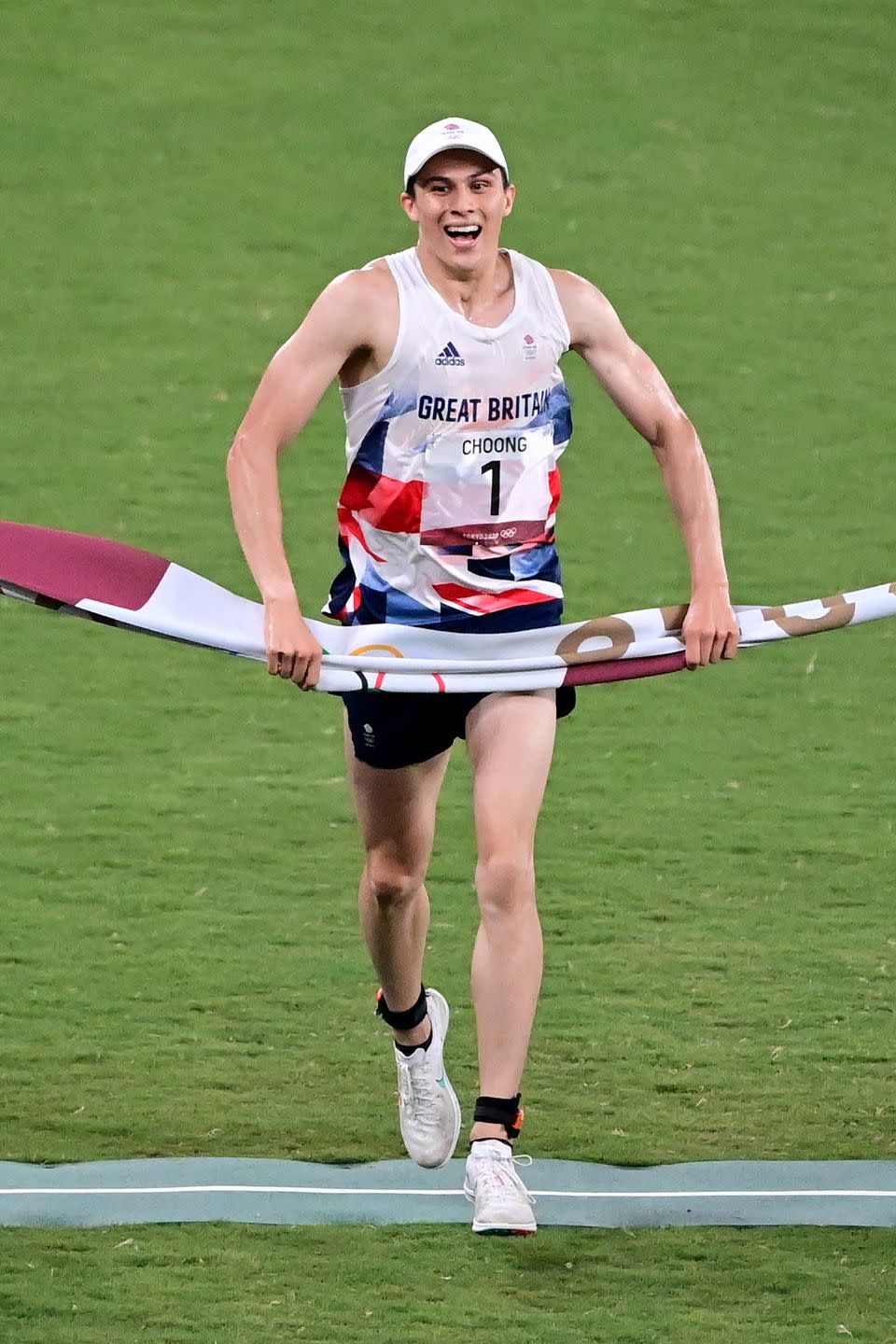 3) Team GB takes home pentathlon gold in both men’s and women’s races