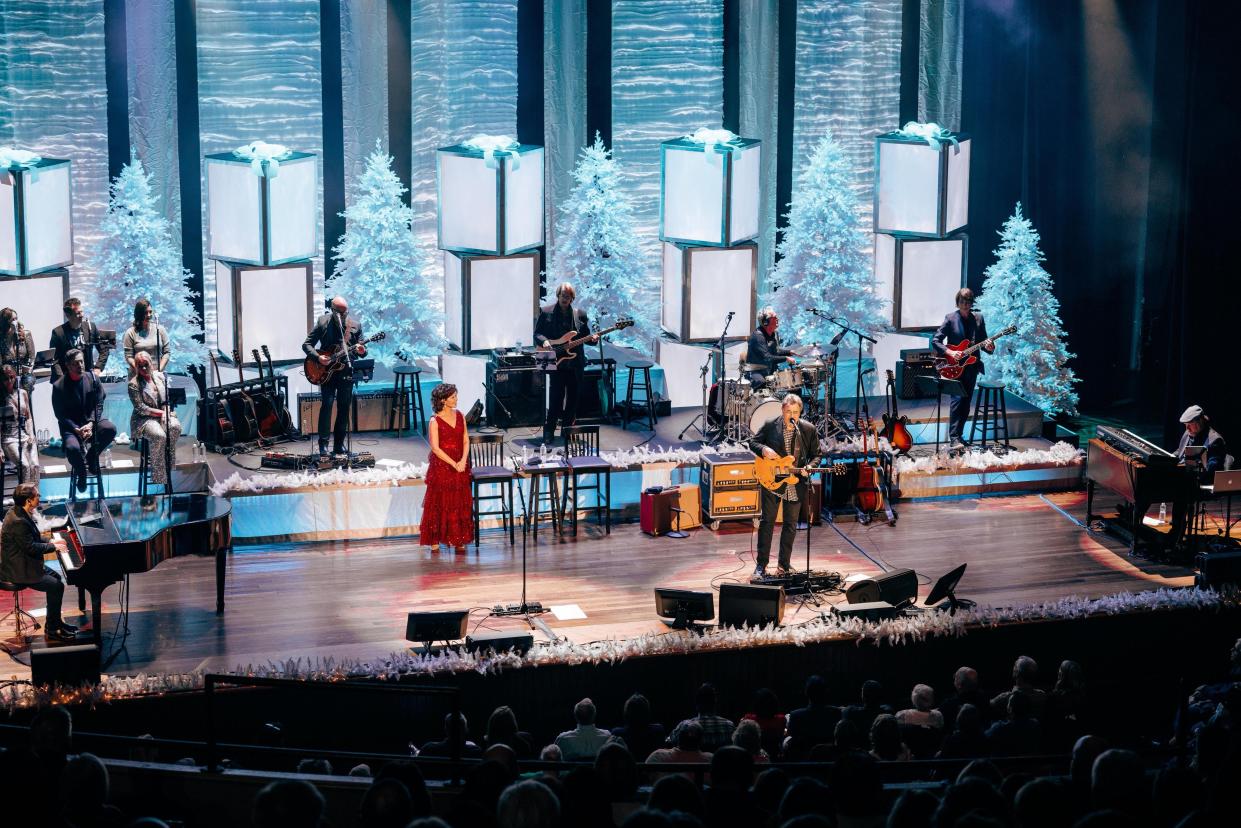 Vince Gill, Amy Grant celebrate 100th Ryman Christmas performance with