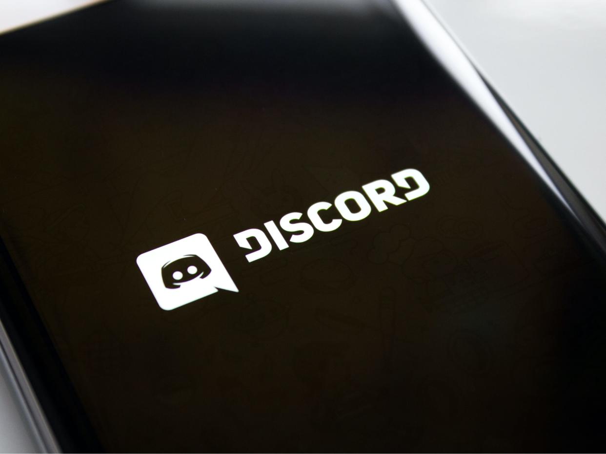 Discord app logo android phone