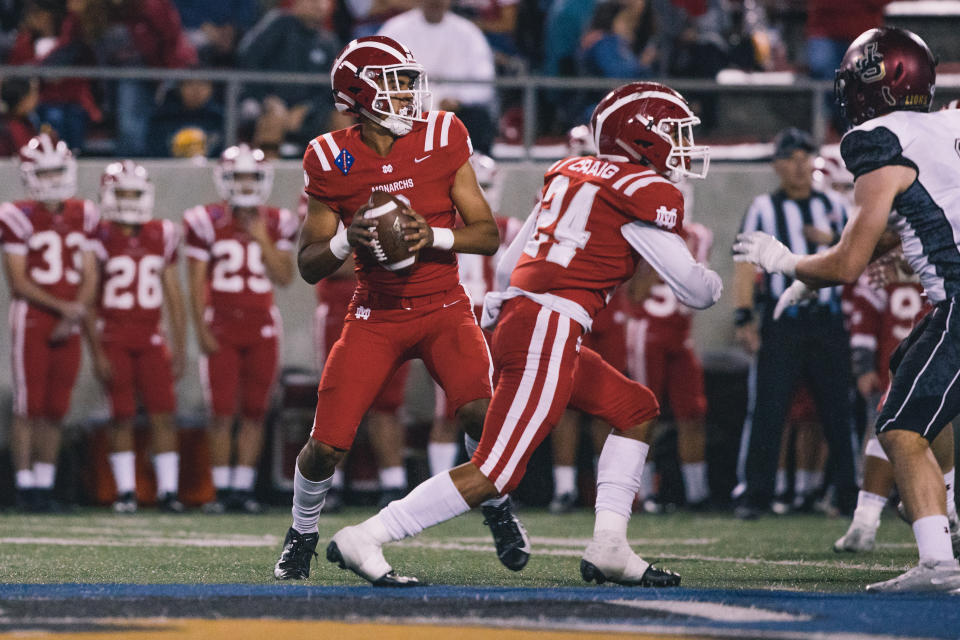 Mater Dei quarterback Bryce Young looks to throw during a game against JSerra Catholic HS at Santa Ana Stadium on Nov. 1, 2019. (Aubrey Lao /Getty Images)