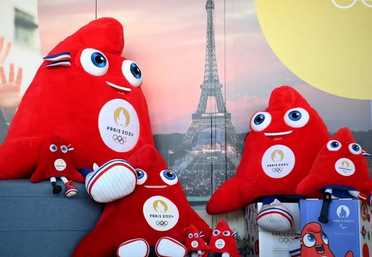 La simbología de las mascotas de los Juegos alude a los momentos históricos clave de Francia