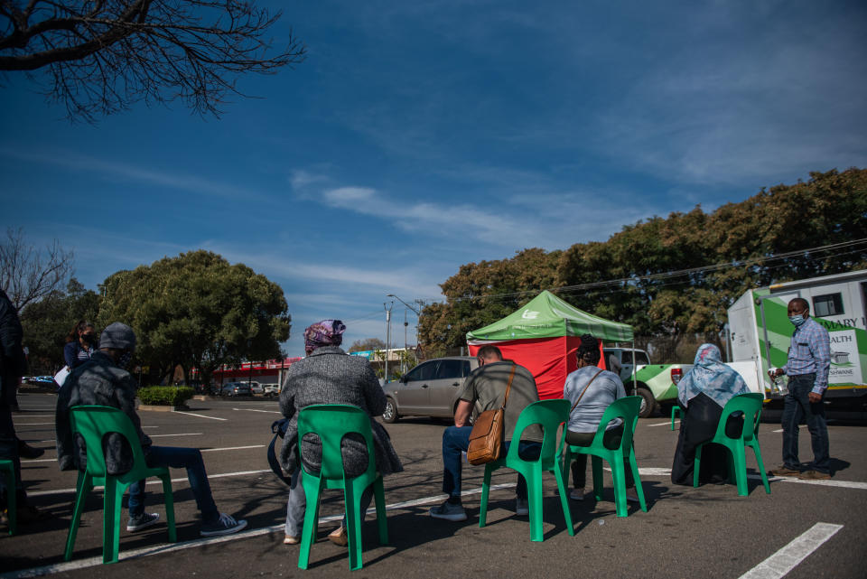 PRETORIA, SOUTH AFRICA - JUNE 30: City of Tshwane health workers doing free Covid-19 testing at Waverley Plaza during adjusted lockdown level 4 on June 30, 2021 in Pretoria, South Africa. South Africa is currently battling the third wave of the COVID-19 pandemic. (Photo by Alet Pretorius/Gallo Images via Getty Images)