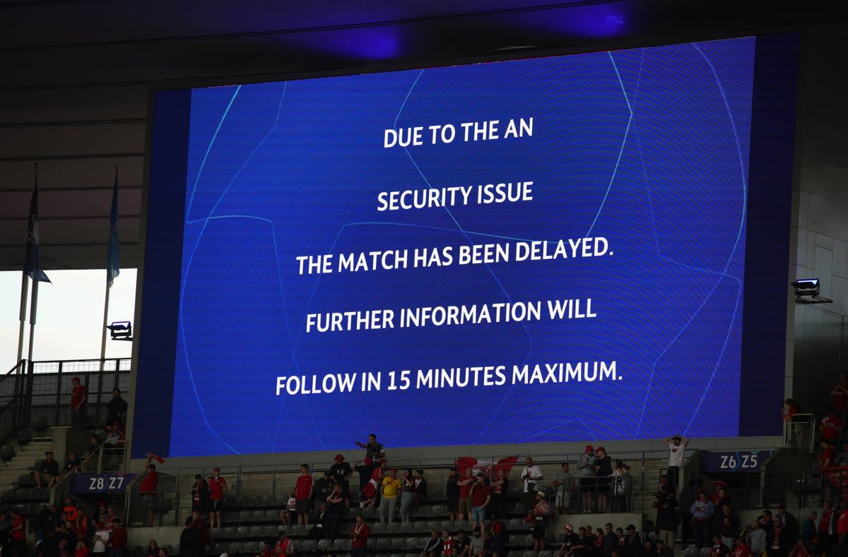 The giant screen informing fans of a delayed kick-off (Peter Byrne/PA) (PA Wire)