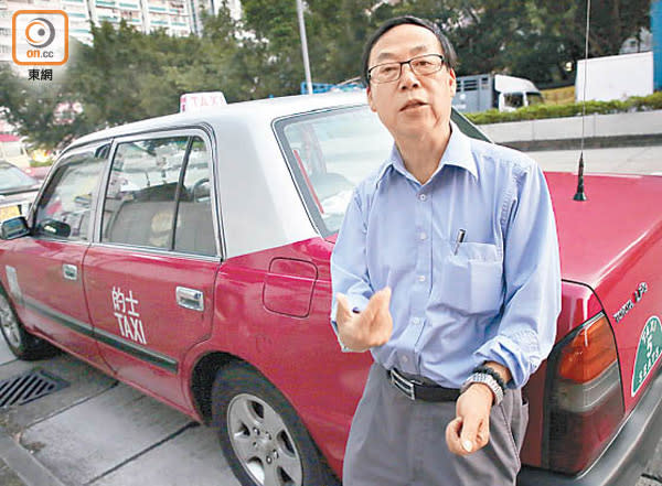 杜燊棠批評政府補貼司機燃料費是小恩小惠。（黃雄攝）