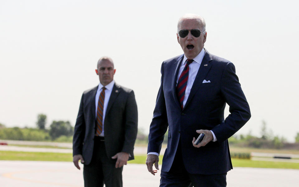 U.S. President Joe Biden arrives at Philadelphia International Airport prior to attending the University of Pennsylvania graduation ceremony where their granddaughter Maisy Biden will receive her degree, in Philadelphia, Pennsylvania, U.S., May 15, 2023. REUTERS/Amanda Andrade Rhoades.