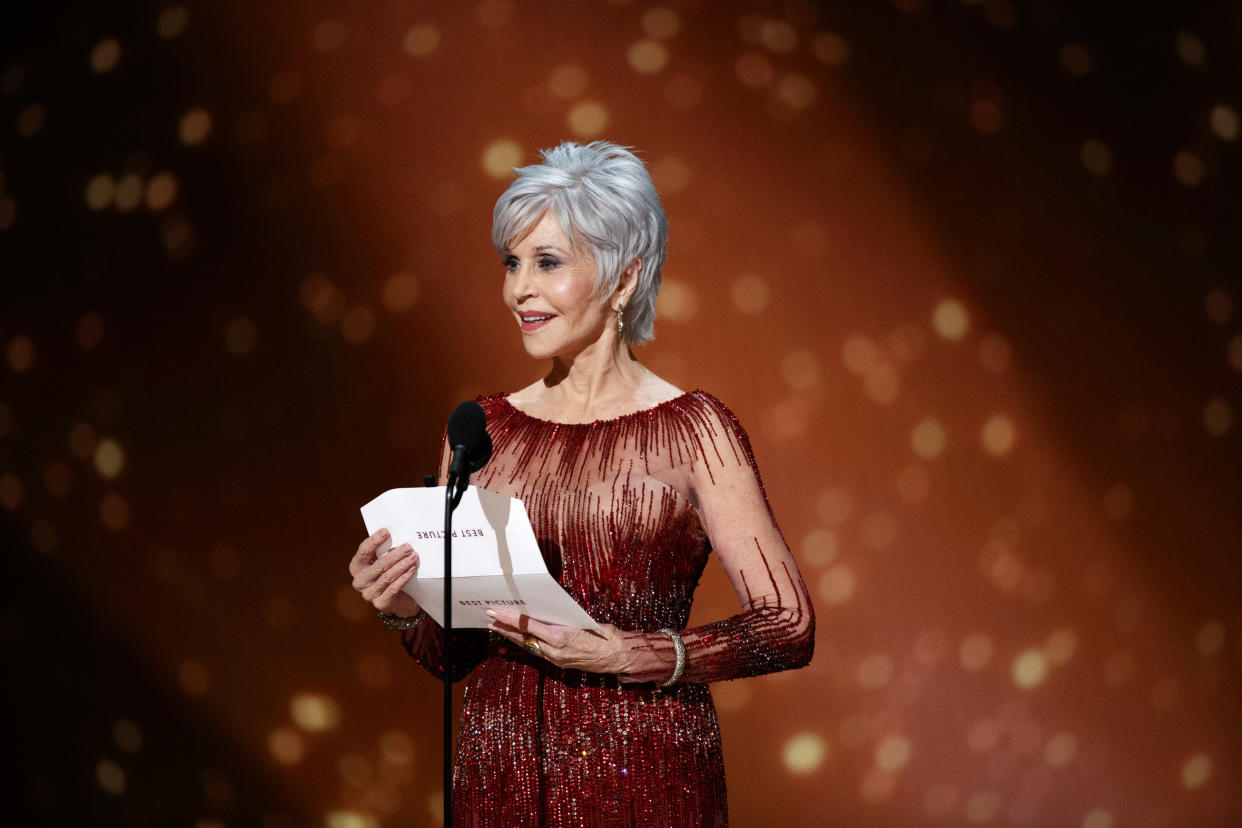 Jane Fonda debuted a silver pixie cut at the 2020 Oscars [Photo: Getty]