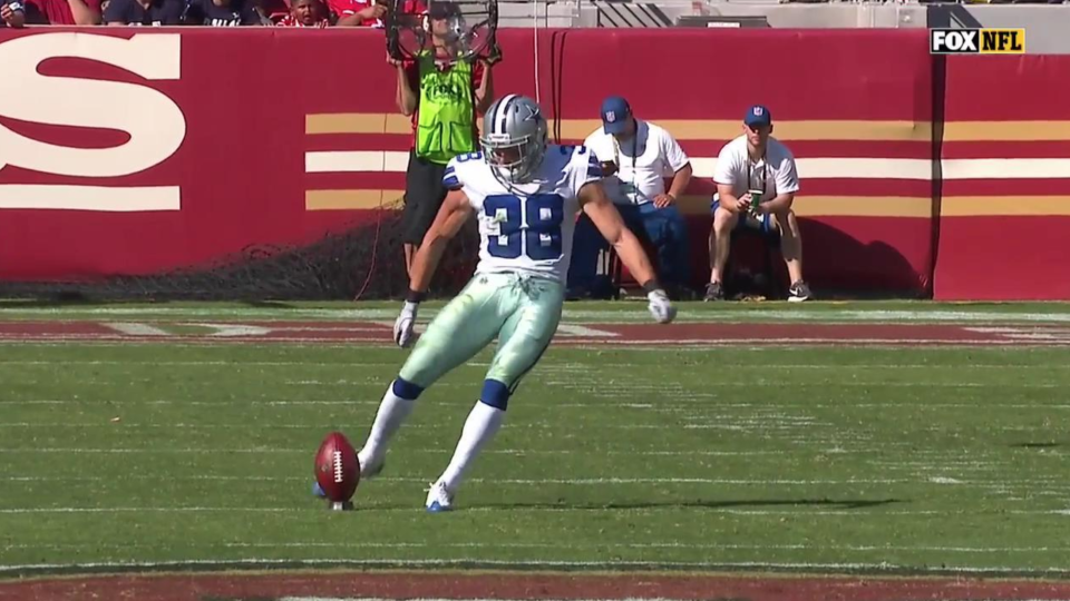 Jeff Heath kicks off. (Via screen shot)