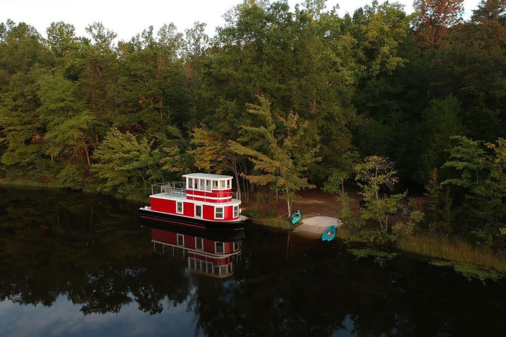 LUX Tugboat