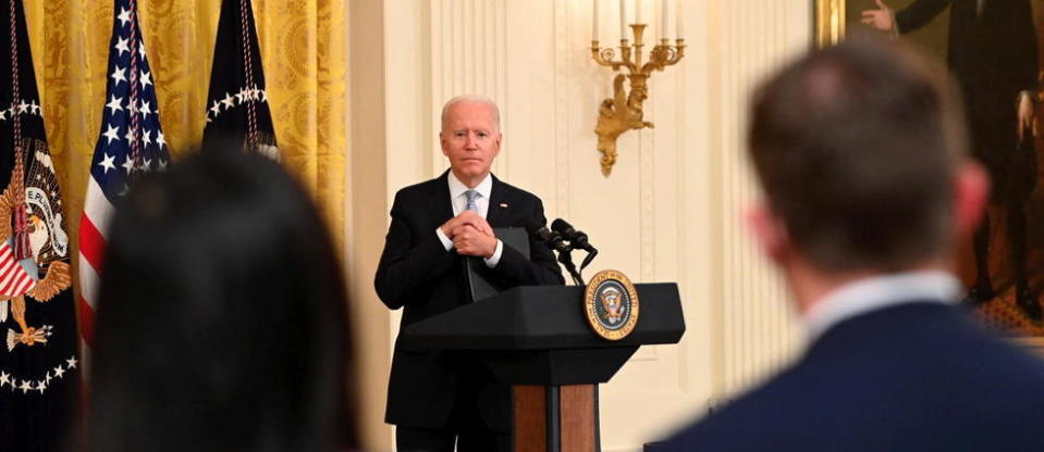 Joe Biden veut encourager la vaccination. 
