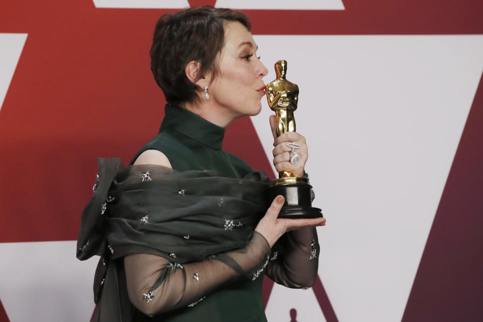 91st Academy Awards - Oscars Photo Room - Hollywood, Los Angeles, California, U.S., February 24, 2019.  Olivia Colman poses backstage with her Best Actress award for her role in "The Favourite." REUTERS/Mike Segar