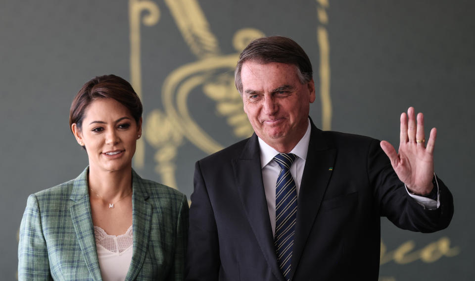 ***ARQUIVO***BRASÍLIA, DF, 15.08.2022 - O ex-presidente Jair Bolsonaro (PL) e a ex-primeira-dama Michelle. (Foto: Gabriela Biló/Folhapress)