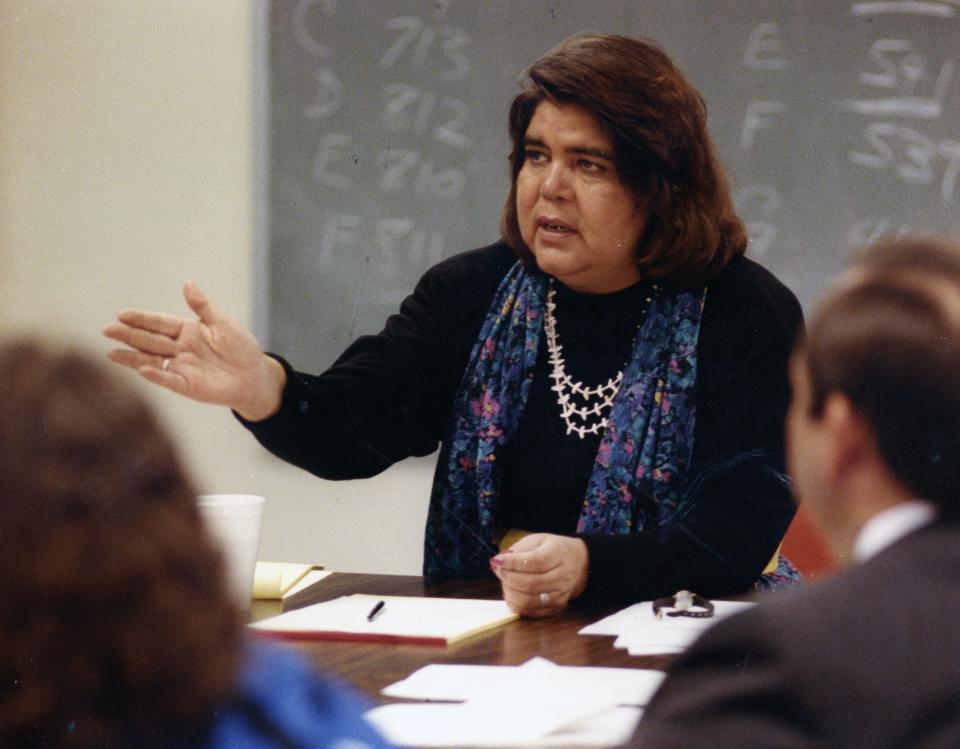 Wilma Mankiller presides over an October 1990 meeting of the Arkansas Riverbed Authority.