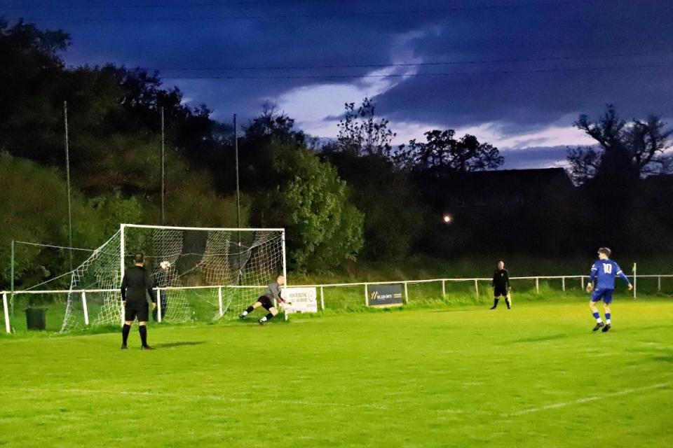 Owen Ayres converts from the penalty spot for Jets <i>(Image: John Elliott)</i>