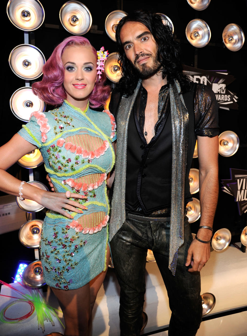 Closeup of Katy Perry and Russell Brand