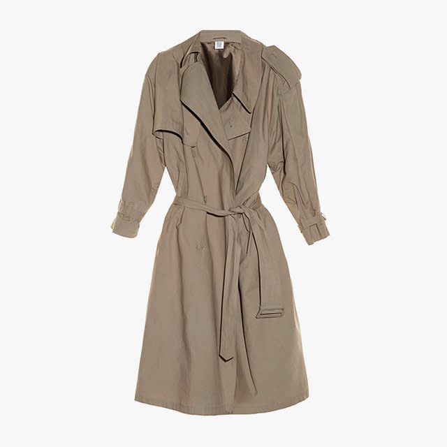 <p>Vetements oversize trenchcoat, $3,820, <a rel="nofollow noopener" href="http://rstyle.me/n/b4q4gebpgif?mbid=synd_yahoolife" target="_blank" data-ylk="slk:matchesfashion.com;elm:context_link;itc:0;sec:content-canvas" class="link ">matchesfashion.com</a></p>