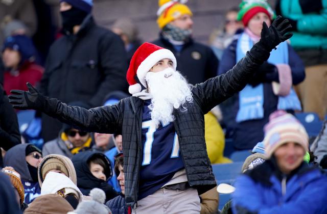 Texans at Titans game kicks off after hour delay due to cold