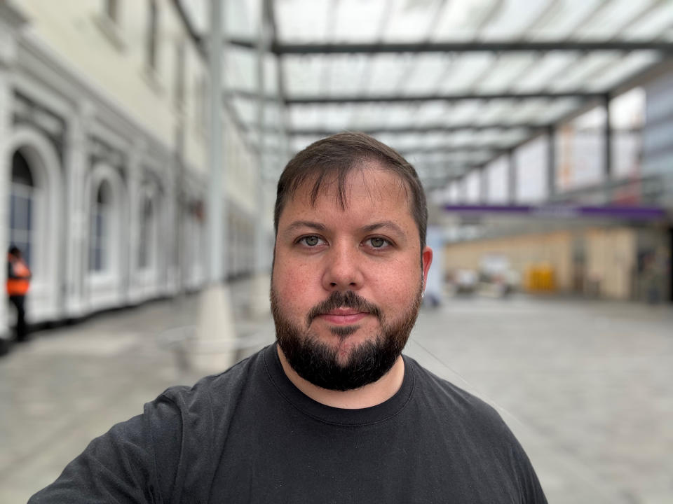 iPhone 15 Plus camera sample portrait selfie