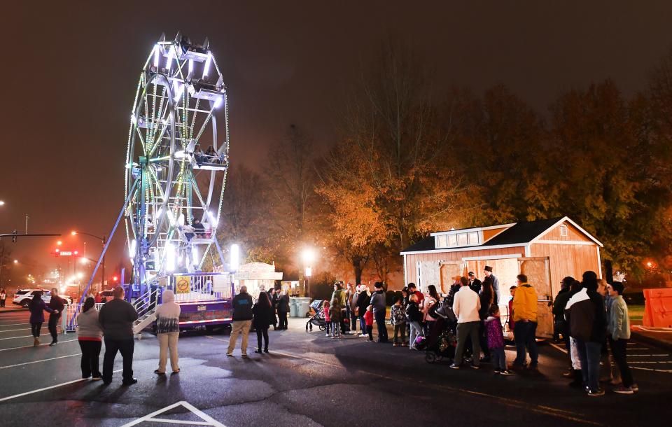 A Dickens of a Christmas is a Victorian holiday event that was  held in downtown Spartanburg on Dec. 6.  A Ferris Wheel was one of attractions in downtown Spartanburg for A Dickens of a Christmas.