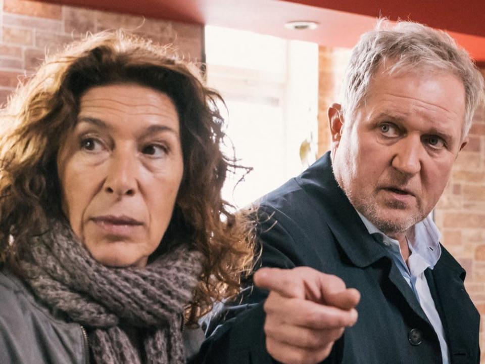 &quot;Tatort: Die Kunst des Krieges&quot;: Bibi Fellner (Adele Neuhauser, l.) und Moritz Eisner (Harald Krassnitzer) ermitteln. (Bild: ARD Degeto/ORF/Superfilm/Klaus Pichler)