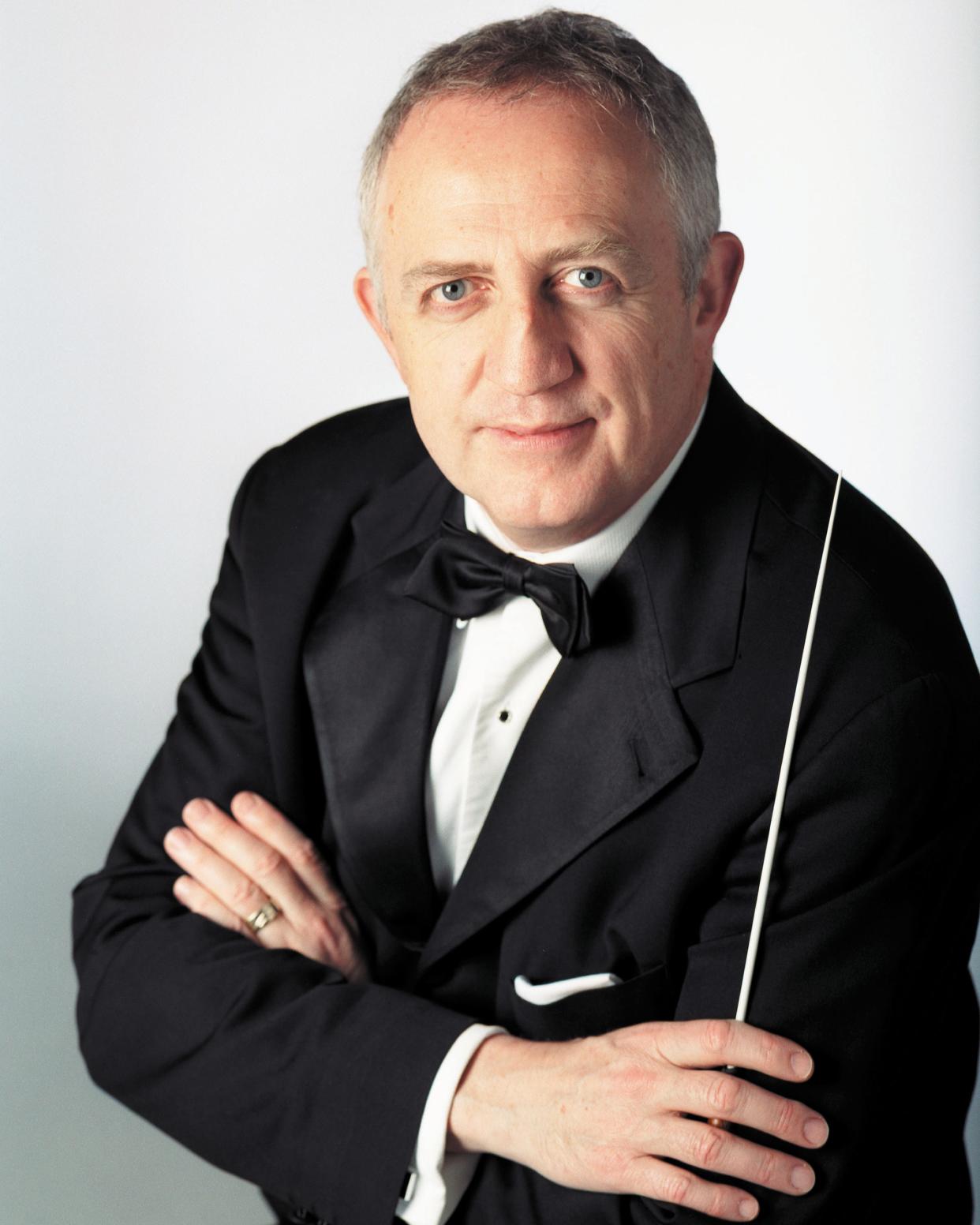 In its 2022-23 season, the Sarasota Orchestra will honor the legacy and short tenure of Music Director Bramwell Tovey, who died in July at 69 before he could fully take over artistic leadership of the organization.