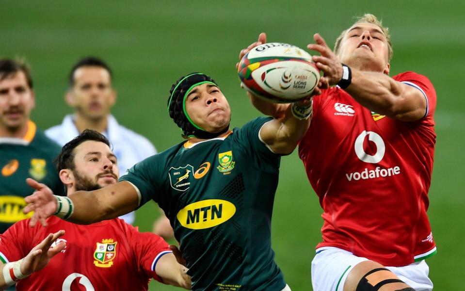 Kolbe and Van der Merwe battle for a high ball - SPORTSFILE