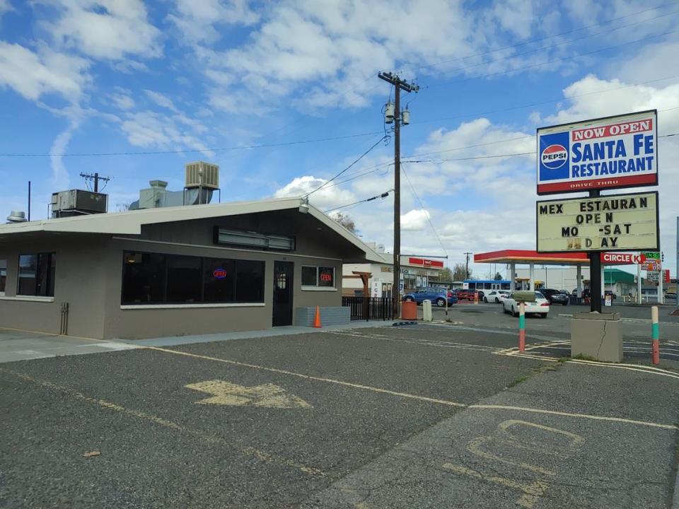 Santa Fe Restaurant has opened in the former Kiko’s Tacos restaurant, 1014 S. Washington St., near Kennewick City Hall and the former Kennewick General Hospital. Wendy Culverwell